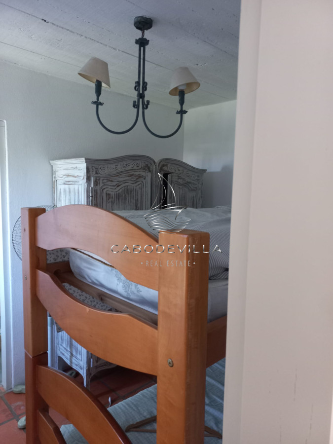 Casa ID.120 - Casa de 4 dormitorios + dependencia de servicio en alquiler Montoya la Barra