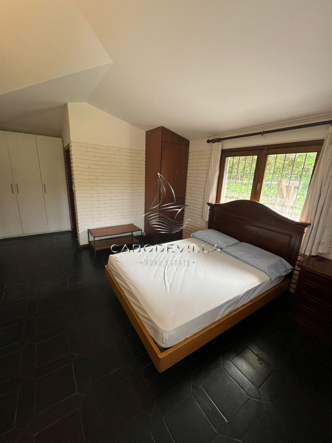 Casa ID.200 - Casa de 5 dormitorios playa brava Punta del Este 