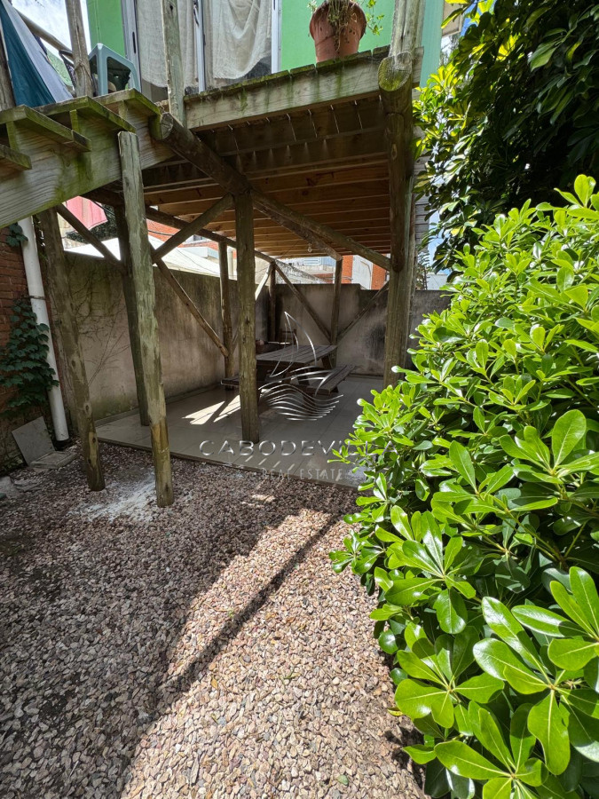 Casa ID.698 - Casa de 3 dormitorios más dependencia de servicio en alquiler anual Punta del Este 