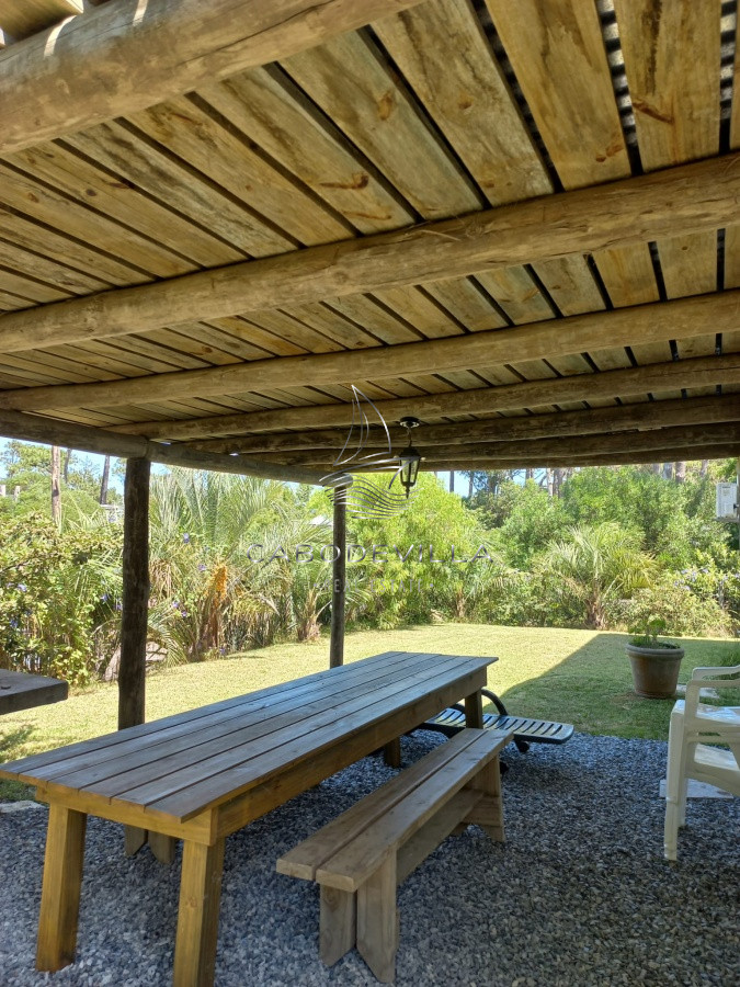 Casa ID.120 - Casa de 4 dormitorios + dependencia de servicio en alquiler Montoya la Barra