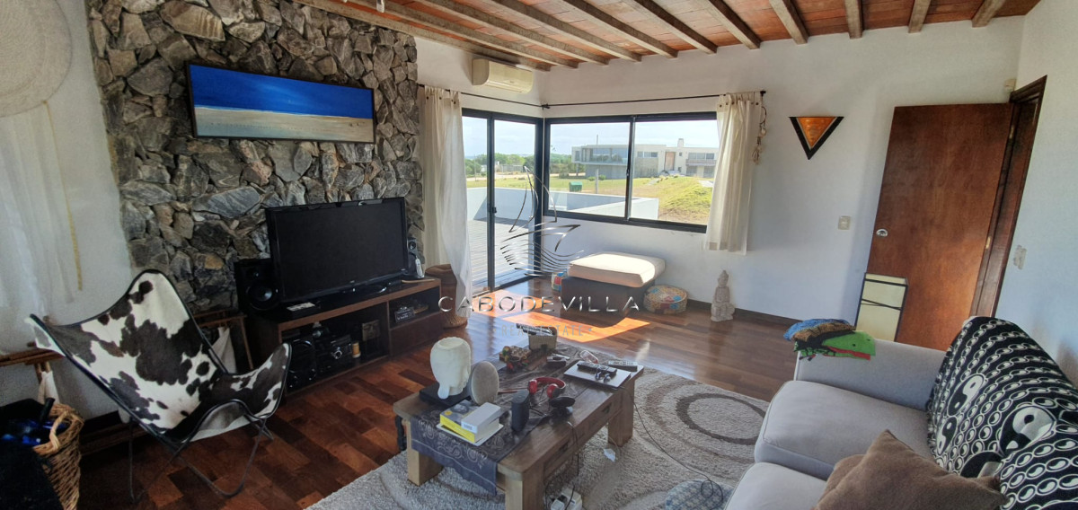 Casa ID.209 - Casa en venta y alquiler de 4 dormitorios con piscina climatizada José Ignacio Punta del Este 