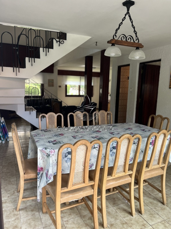Casa ID.252 - Alquiler anual de casa de 3 dormitorios mas dependencia de servicio en Aidy Grill Punta del Este 
