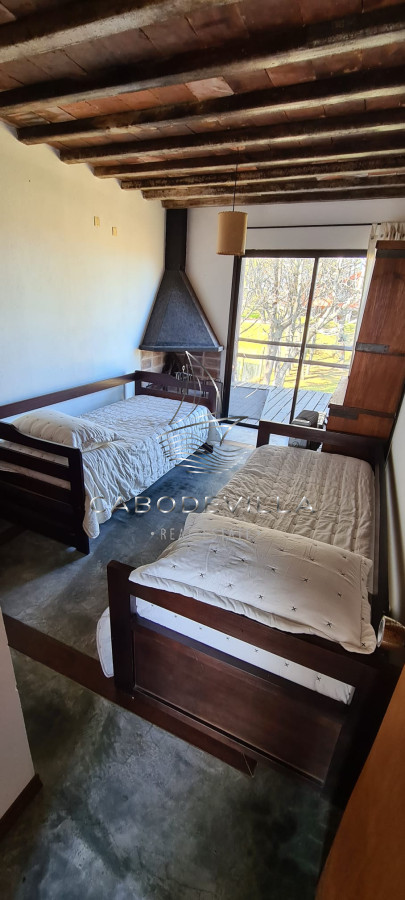 Casa ID.209 - Casa en venta y alquiler de 4 dormitorios con piscina climatizada José Ignacio Punta del Este 