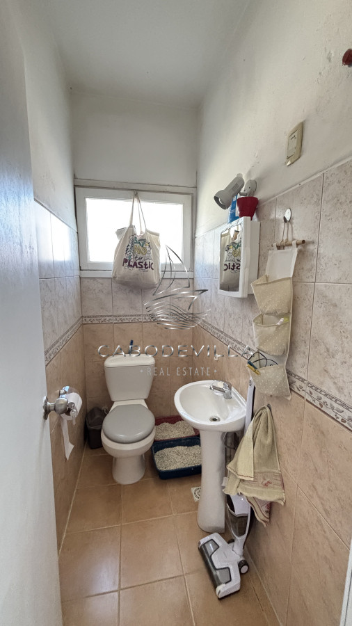 Casa ID.698 - Casa de 3 dormitorios más dependencia de servicio en alquiler anual Punta del Este 