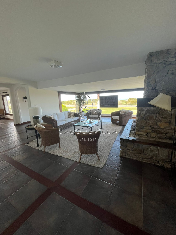 Casa ID.200 - Casa de 5 dormitorios playa brava Punta del Este 