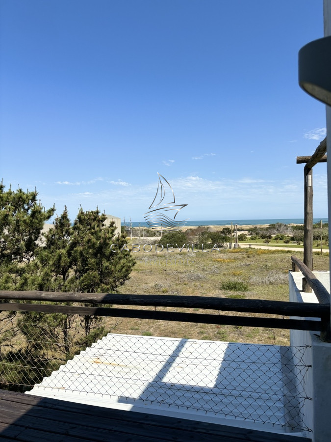 Casa ID.209 - Casa en venta y alquiler de 4 dormitorios con piscina climatizada José Ignacio Punta del Este 