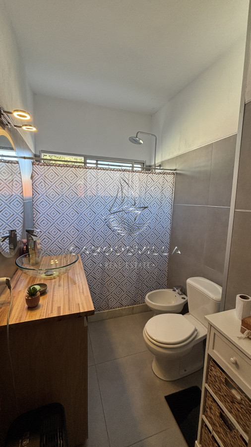 Casa ID.698 - Casa de 3 dormitorios más dependencia de servicio en alquiler anual Punta del Este 