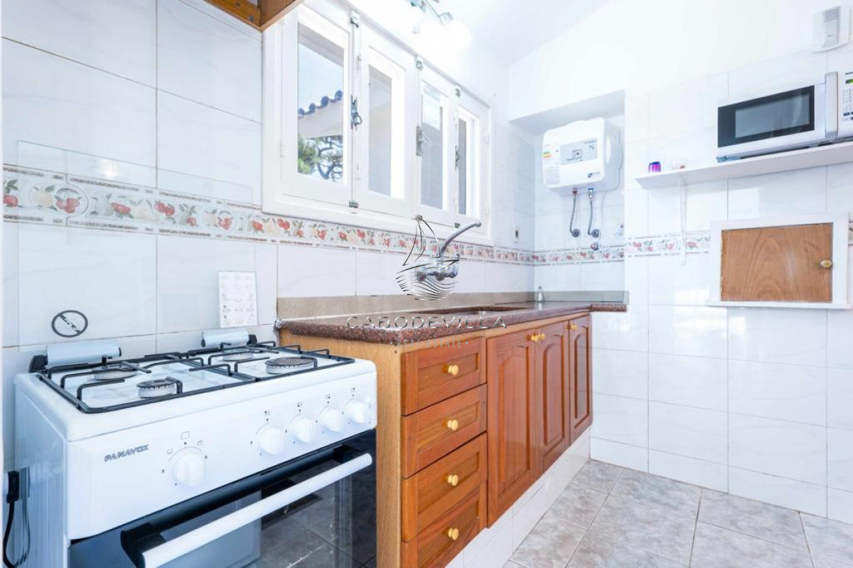 Casa ID.407 - En alquiler casa de 3 dormitorios más dependencia de servicio Punta del Este 