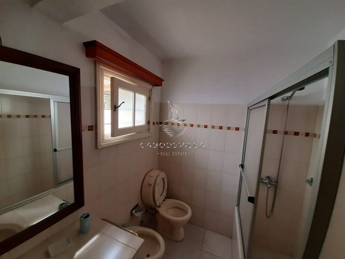 Casa ID.212 - Casa de 3 dormitorios y 2 baños, playa mansa Punta del Este 