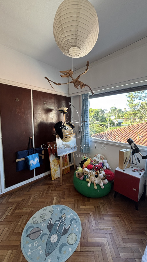 Casa ID.698 - Casa de 3 dormitorios más dependencia de servicio en alquiler anual Punta del Este 