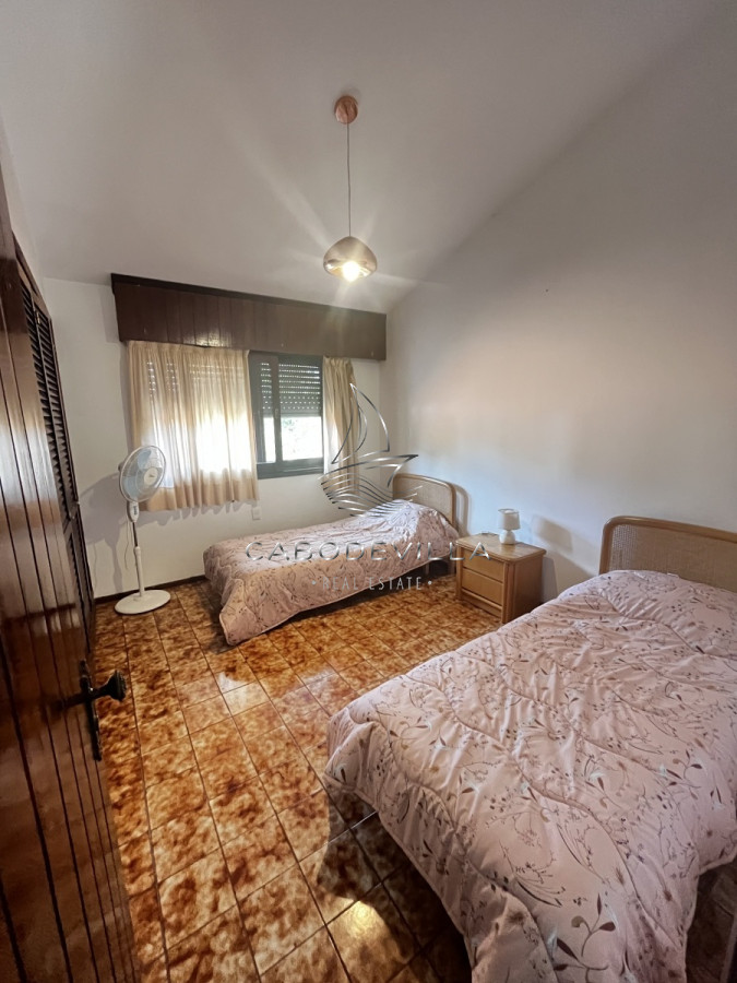Casa ID.252 - Alquiler anual de casa de 3 dormitorios mas dependencia de servicio en Aidy Grill Punta del Este 