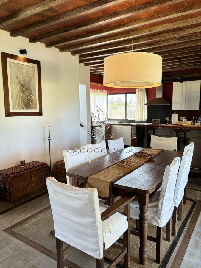Casa ID.209 - Casa en venta y alquiler de 4 dormitorios con piscina climatizada José Ignacio Punta del Este 