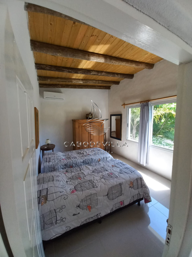 Casa ID.120 - Casa de 4 dormitorios + dependencia de servicio en alquiler Montoya la Barra