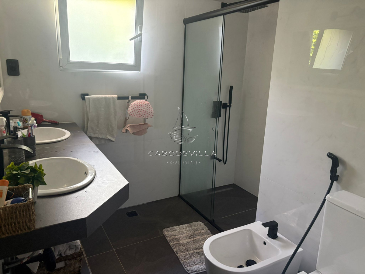 Casa ID.975 - Casa en alquiler de 6 dormitorios Punta del Este