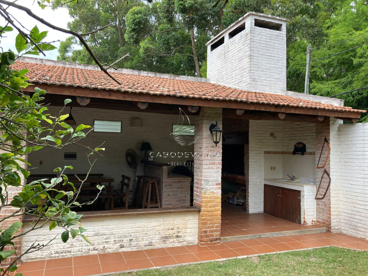 Casa ID.599 - Hermosa casa a 100 mts de la playa de Portezuelo, a 10 minutos de Punta del Este