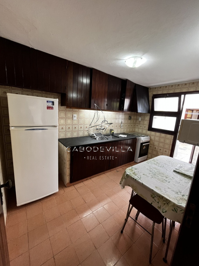 Casa ID.252 - Alquiler anual de casa de 3 dormitorios mas dependencia de servicio en Aidy Grill Punta del Este 