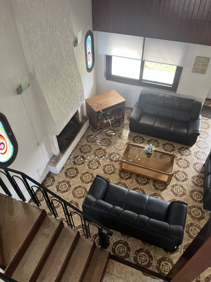 Casa ID.252 - Alquiler anual de casa de 3 dormitorios mas dependencia de servicio en Aidy Grill Punta del Este 