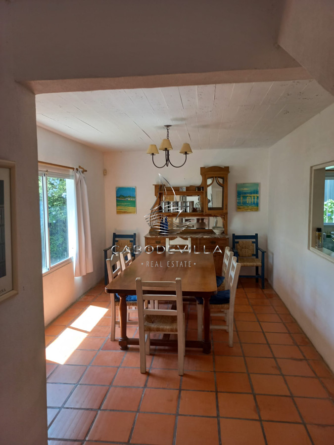 Casa ID.120 - Casa de 4 dormitorios + dependencia de servicio en alquiler Montoya la Barra