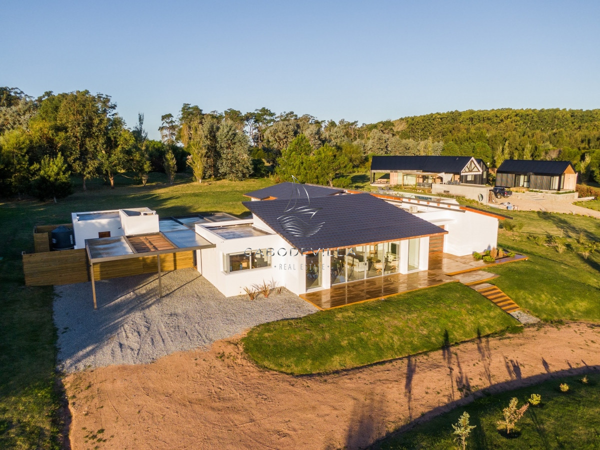 Casa ID.400 - En venta y alquiler anual casa barrio privado Punta del Este 