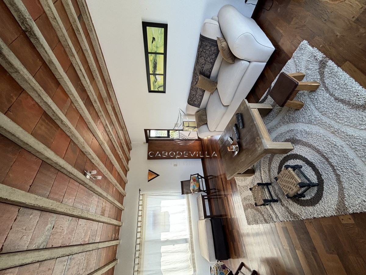 Casa ID.209 - Casa en venta y alquiler de 4 dormitorios con piscina climatizada José Ignacio Punta del Este 