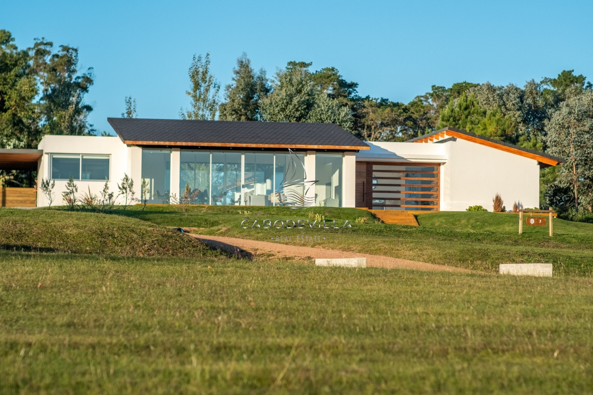 Casa ID.400 - En venta y alquiler anual casa barrio privado Punta del Este 