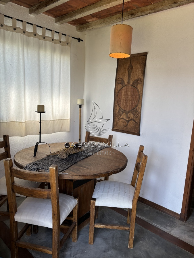 Casa ID.209 - Casa en venta y alquiler de 4 dormitorios con piscina climatizada José Ignacio Punta del Este 