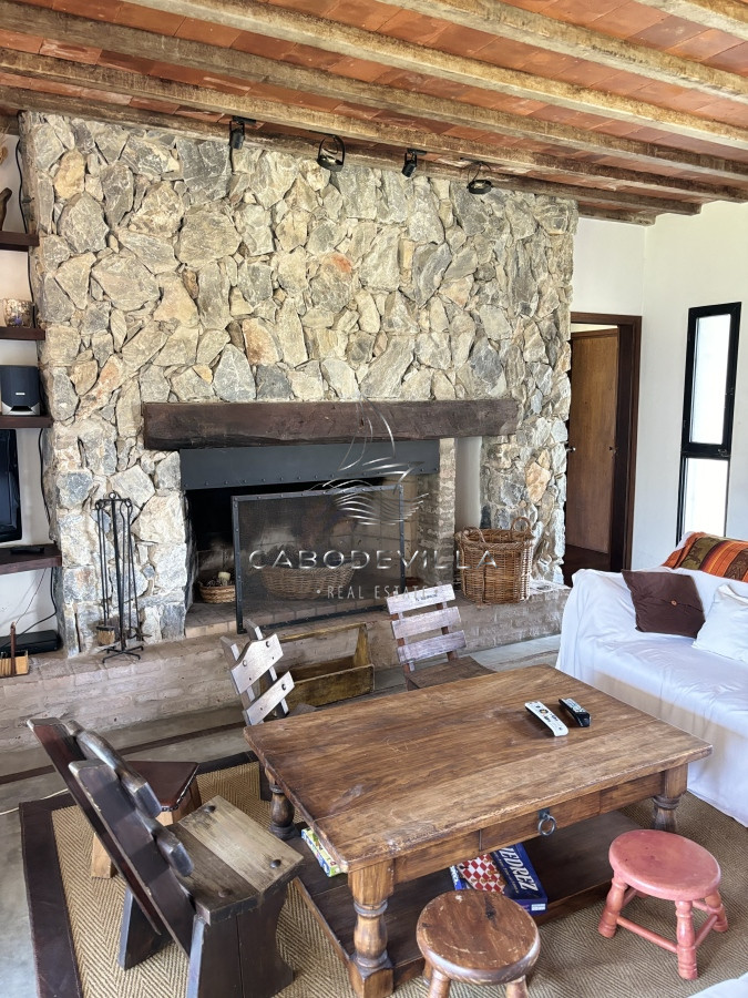 Casa ID.209 - Casa en venta y alquiler de 4 dormitorios con piscina climatizada José Ignacio Punta del Este 