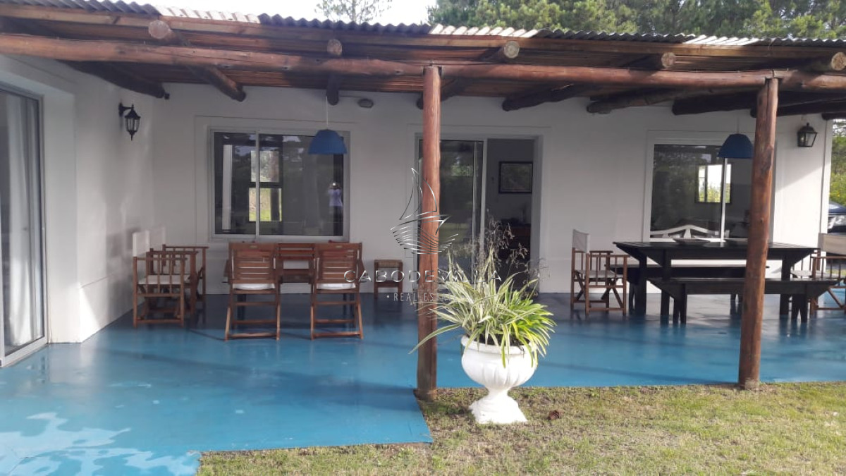 Casa ID.174 - Casa de 3 dormitorios + dependencia de servicio en alquiler Punta del Este 