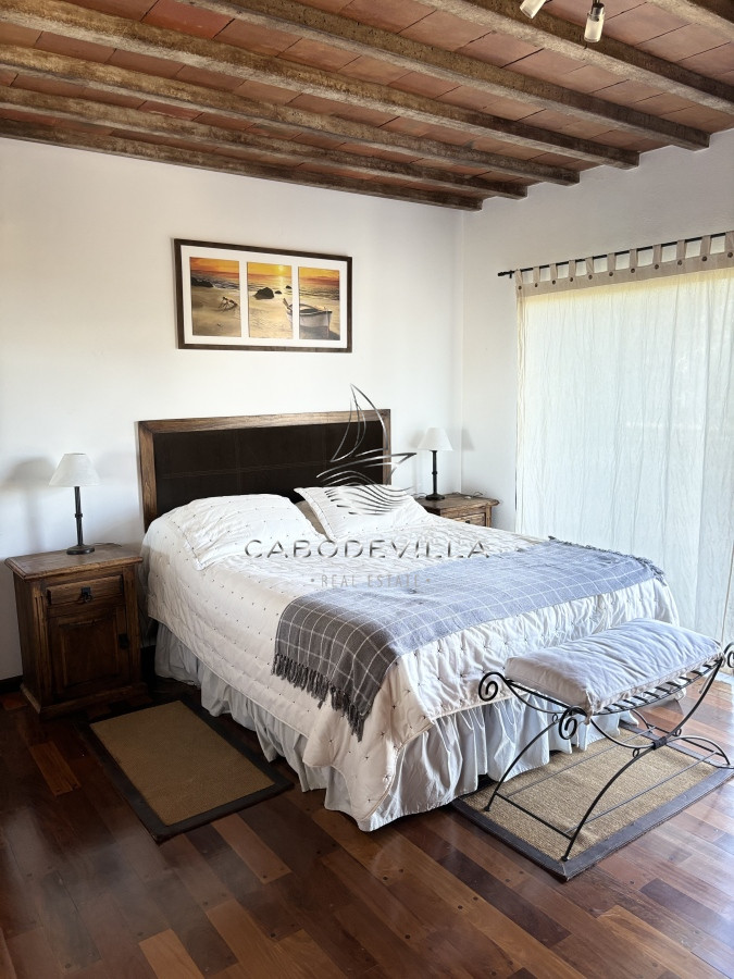 Casa ID.209 - Casa en venta y alquiler de 4 dormitorios con piscina climatizada José Ignacio Punta del Este 