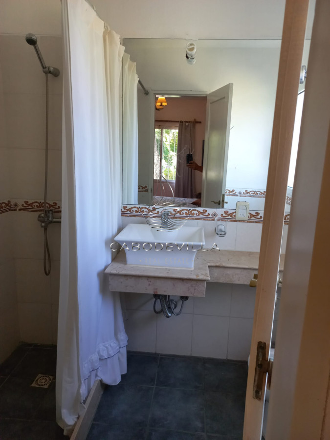 Casa ID.120 - Casa de 4 dormitorios + dependencia de servicio en alquiler Montoya la Barra
