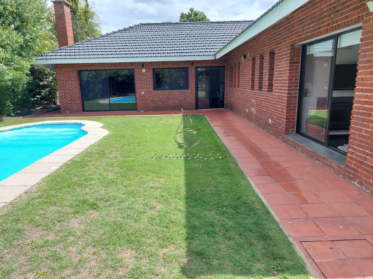 Casa ID.274 - Casa de 3 dormitorios en alquiler anual Punta del Este barrio privado 