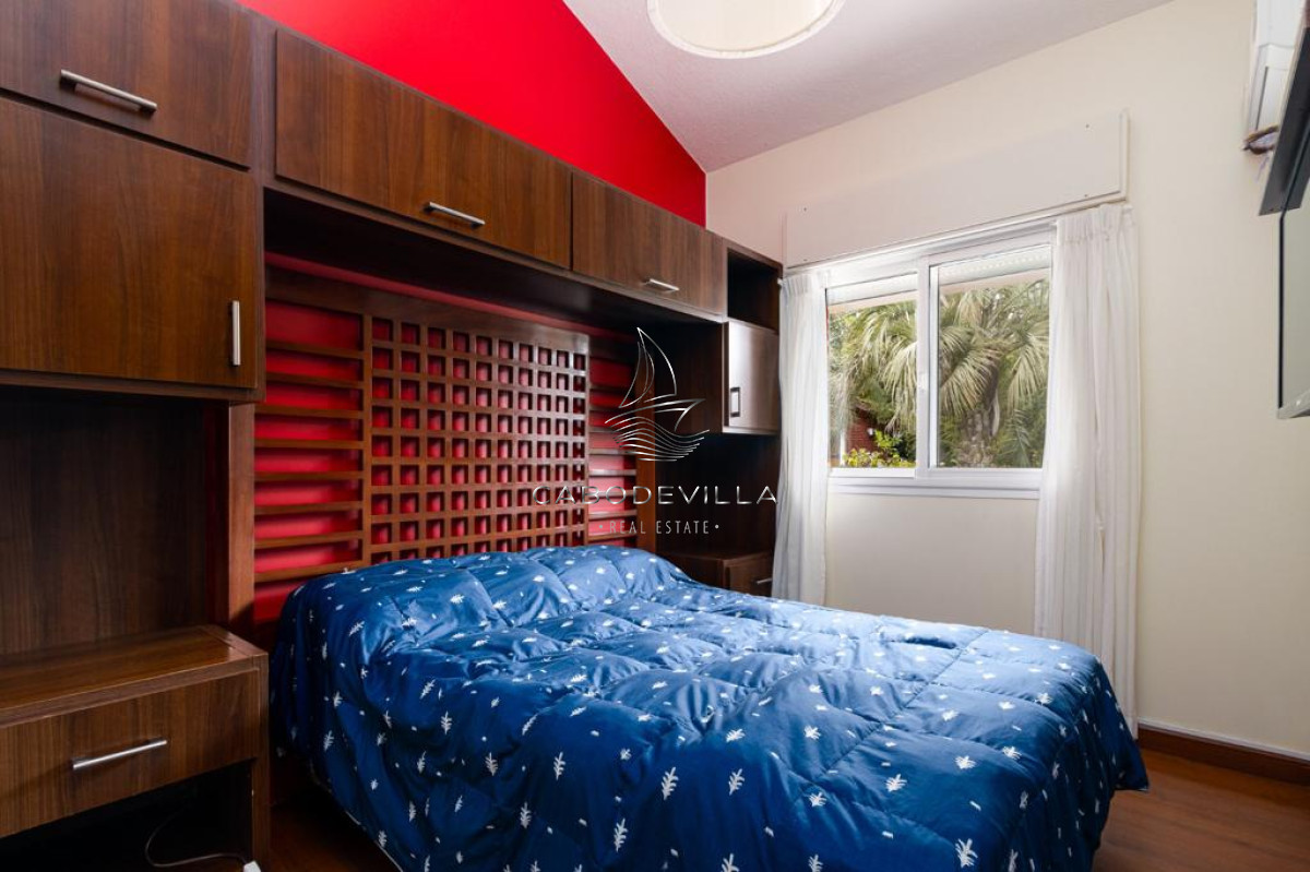 Casa ID.79 - Venta y Alquiler anual casa de 5 dormitorios con piscina climatizada Punta del Este 