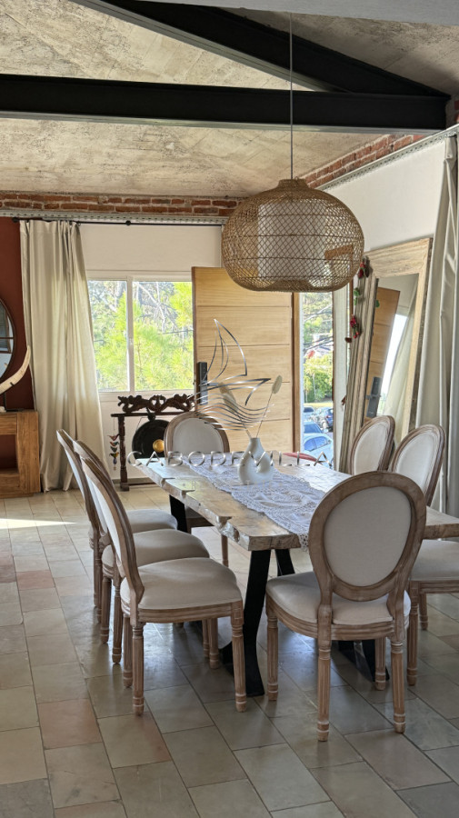 Casa ID.1005 - Venta con renta casa de 5 dormitorios Solanas 