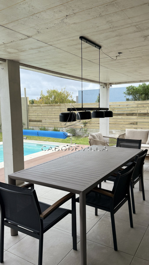 Casa ID.980 - En alquiler casa de 3 dormitorios en Manantiales 