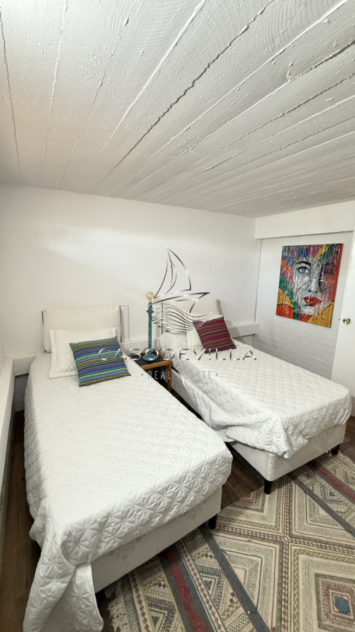 Casa ID.1005 - Venta con renta casa de 5 dormitorios Solanas 