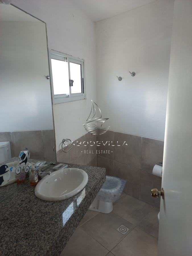 Casa ID.121 - Casa de 2 dormitorios y 2 baños en alquiler La Barra 