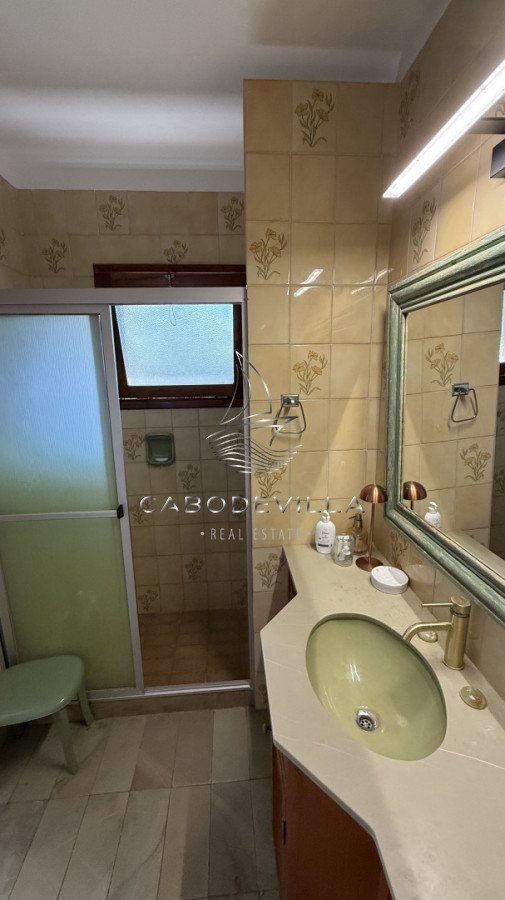 Casa ID.1005 - Venta con renta casa de 5 dormitorios Solanas 