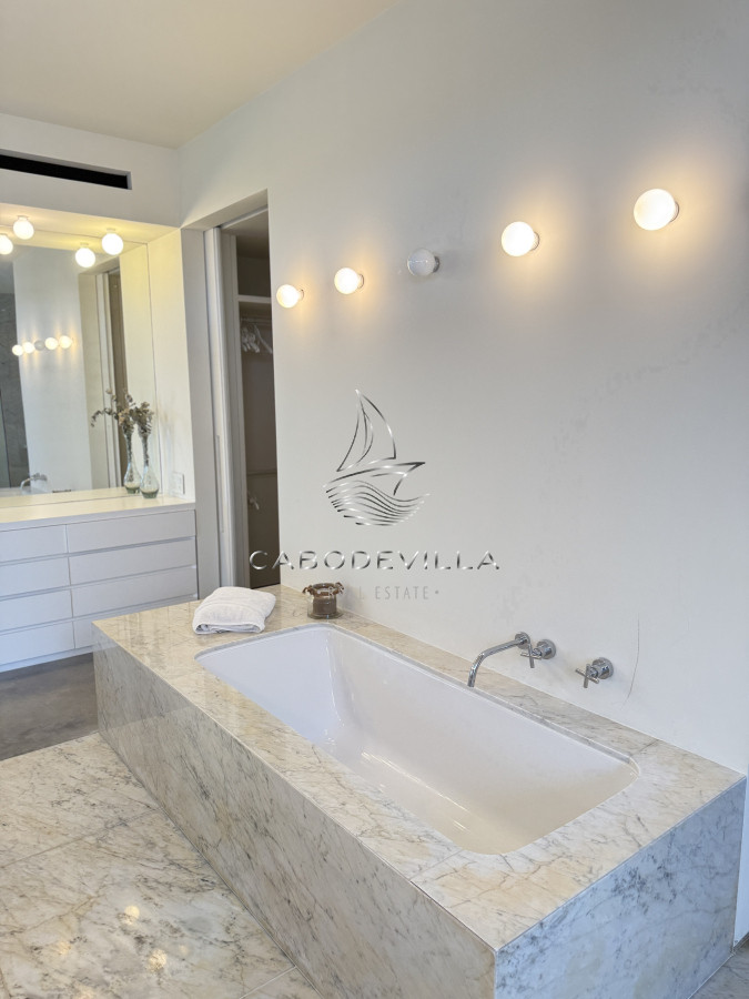 Casa ID.870 - En venta y alquiler Chacra en Manantiales 
