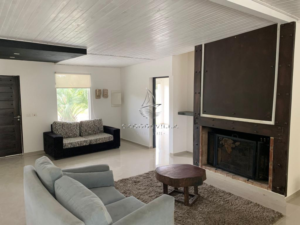Casa ID.206 - En venta casa de 4 dormitorios, piscina Punta Ballena