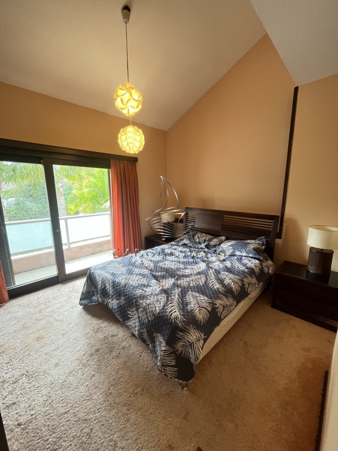 Casa ID.268 - En venta y alquiler anual casa de 4 dormitorios más dependencia de servicio Punta del Este 