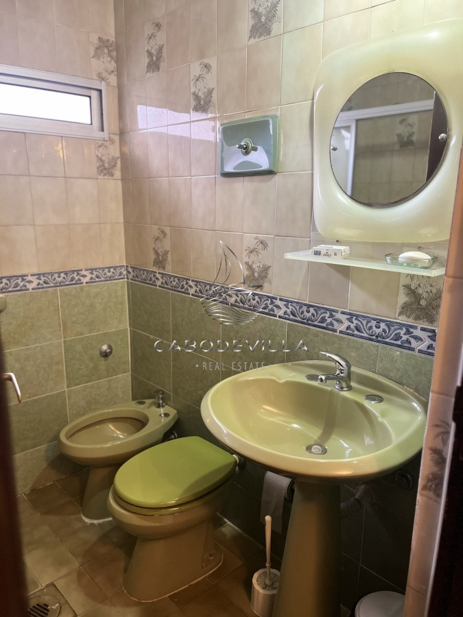 Casa ID.240 - Casa en alquiler  3 dormitorios más dependencia de servicio Pinares Punta del Este