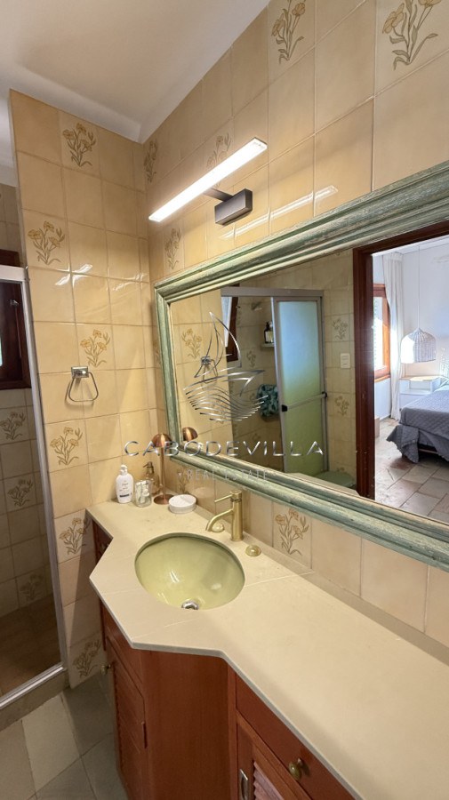 Casa ID.1005 - Venta con renta casa de 5 dormitorios Solanas 