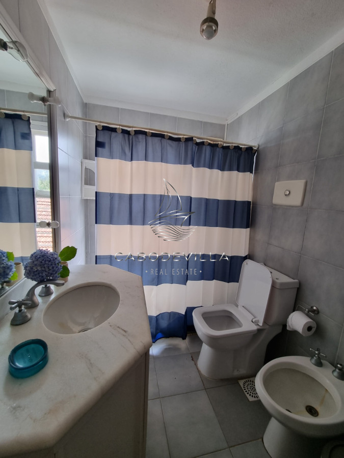 Casa ID.353 - Casa de 5 dormitorios en alquiler, La Barra
