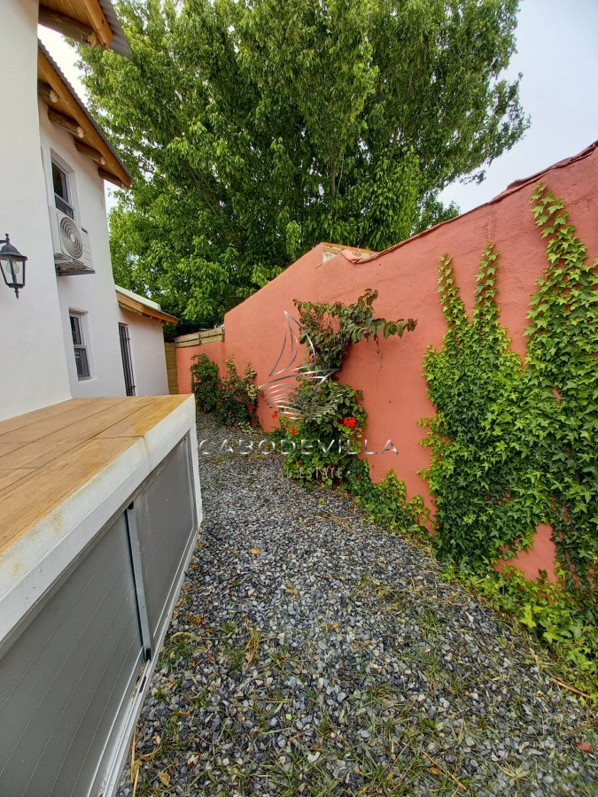 Casa ID.121 - Casa de 2 dormitorios y 2 baños en alquiler La Barra 