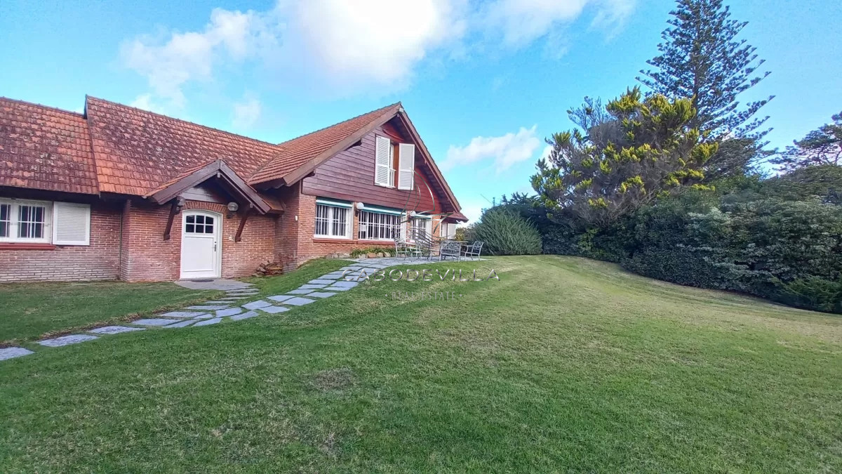 Casa ID.317 - En venta mansión a metros del mar, Golf Punta del Est