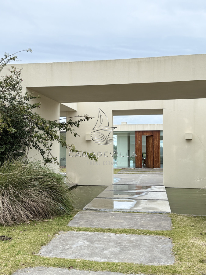 Casa ID.870 - En venta y alquiler Chacra en Manantiales 