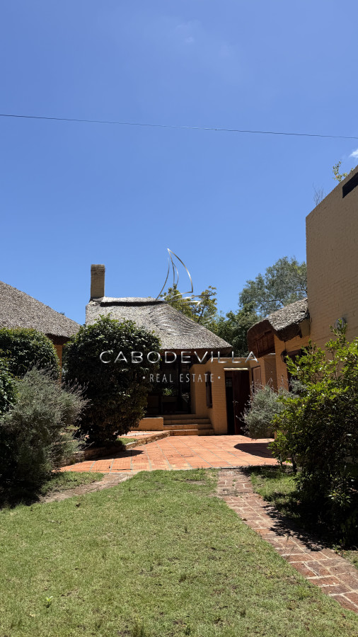 Casa ID.984 - Alquiler casa de 4 dormitorios Punta del Este 