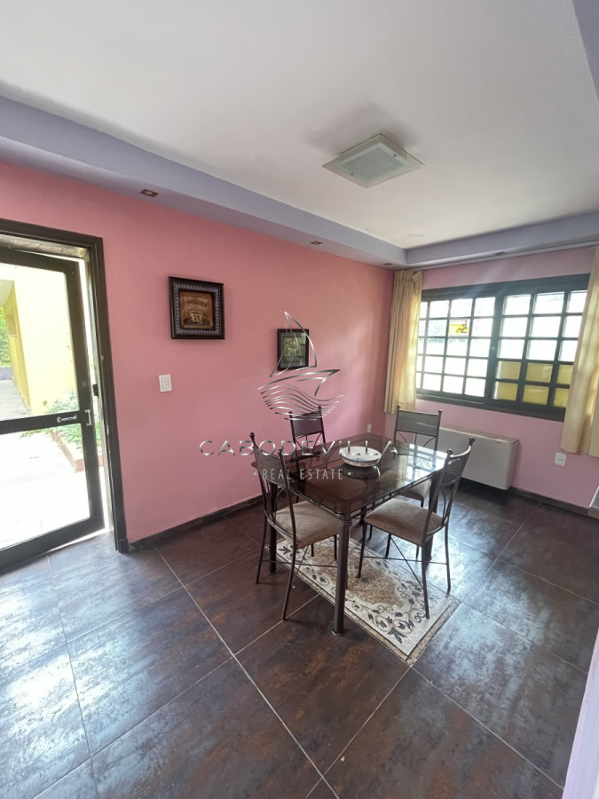 Casa ID.268 - En venta y alquiler anual casa de 4 dormitorios más dependencia de servicio Punta del Este 