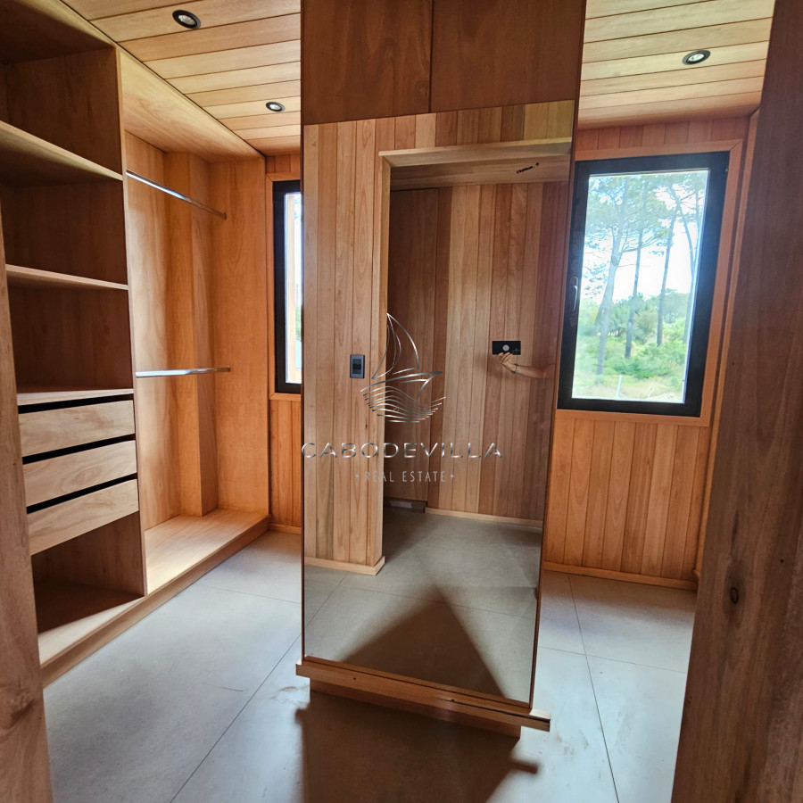 Casa ID.688 - En venta y alquiler excepcional casa en barrio privado en La Barra 