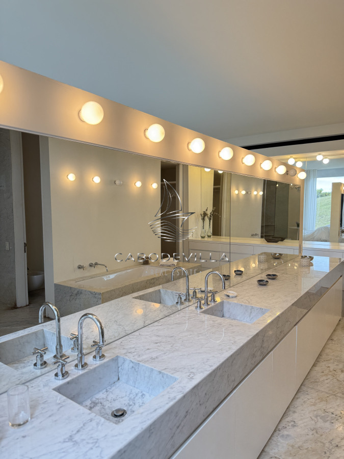 Casa ID.870 - En venta y alquiler Chacra en Manantiales 